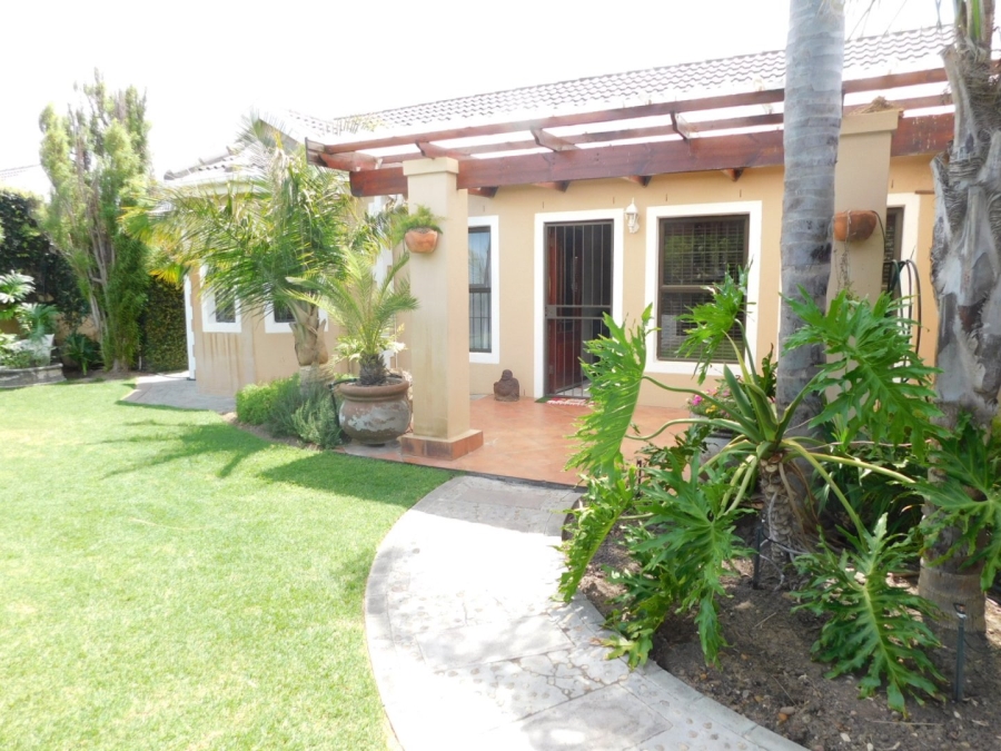 To Let 3 Bedroom Property for Rent in Onverwacht Western Cape